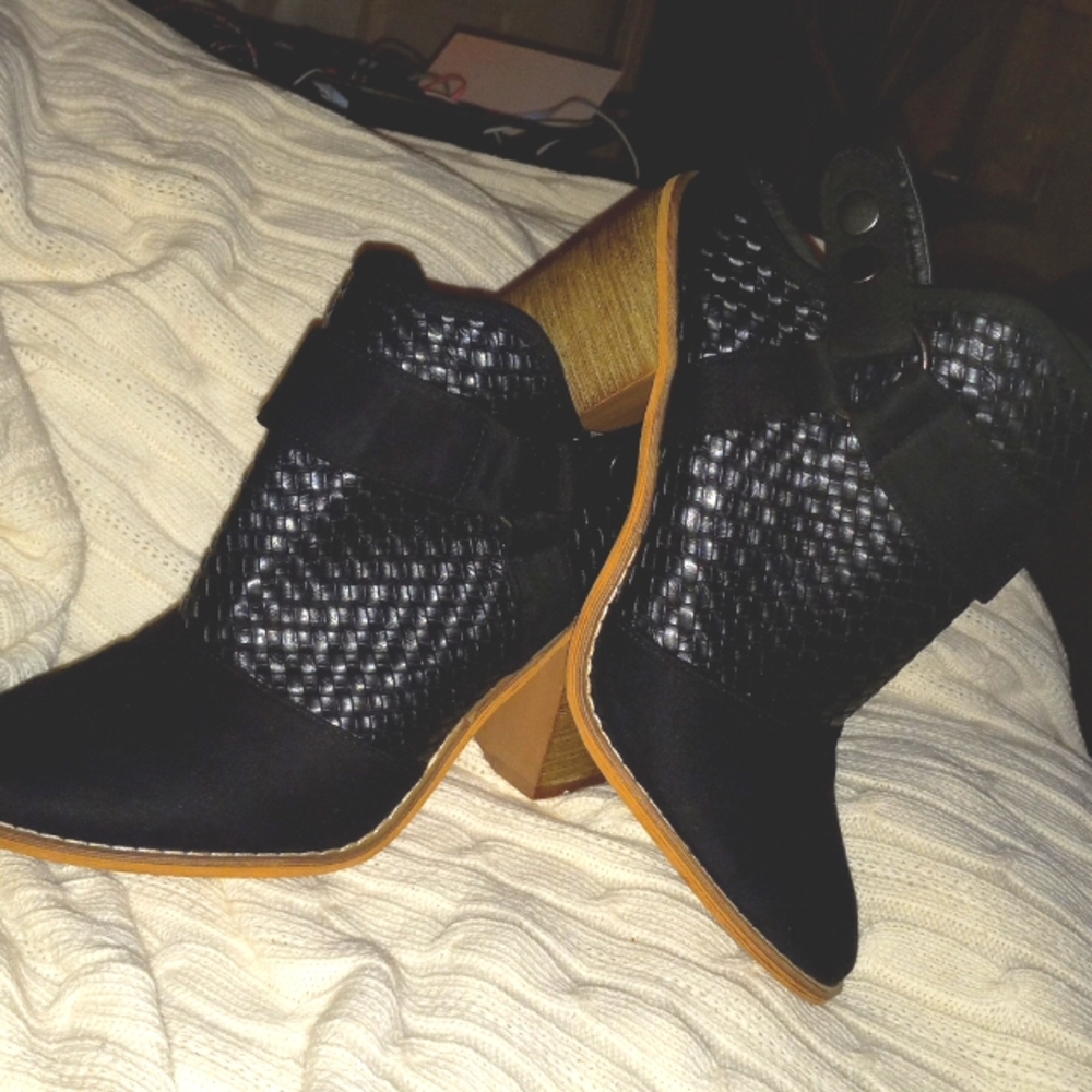❤️ FINAL REDUCTION Stacked Heel Boots